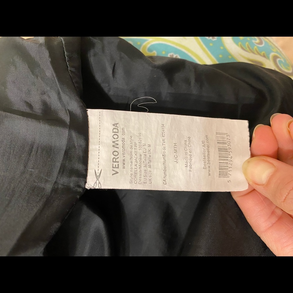 VERO MODA | Corella Jacket - Picture 3 of 4